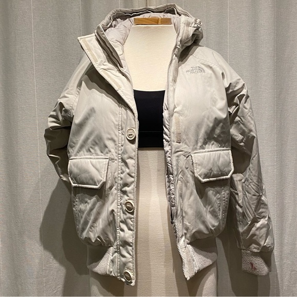 The North Face white bomber jacket - Picture 2 of 6